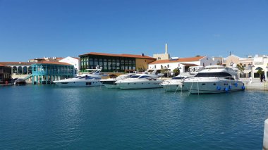 Kıbrıs'ta güzel Limasol Marina