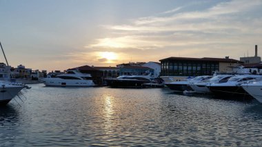Kıbrıs'ta güzel Limasol Marina