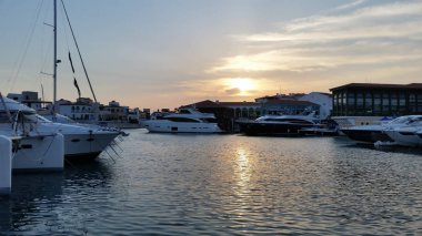 Kıbrıs'ta güzel Limasol Marina