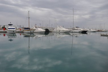 Kıbrıs'ta güzel Limasol Marina
