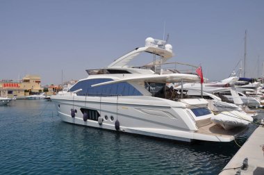 Kıbrıs'ta güzel Limasol Marina