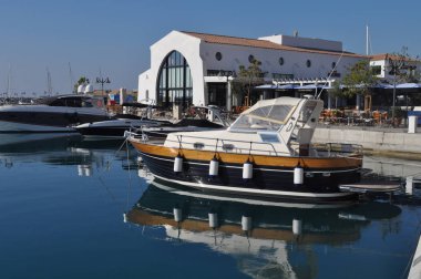 Kıbrıs'ta güzel Limasol Marina