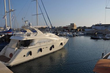 Kıbrıs'ta güzel Limasol Marina