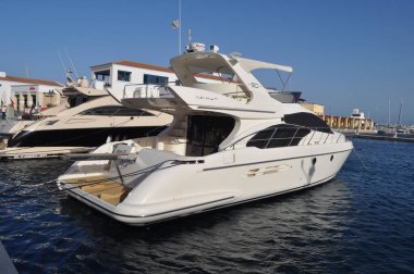 Kıbrıs'ta güzel Limasol Marina