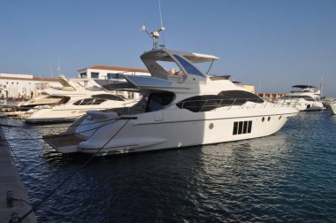 Kıbrıs'ta güzel Limasol Marina