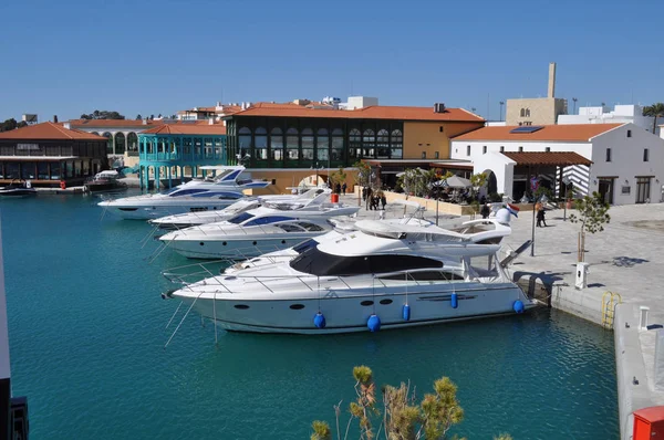 Kıbrıs'ta güzel Limasol Marina