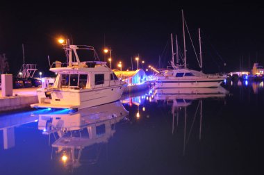 Kıbrıs'ta güzel Gece Limasol Marina