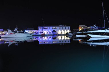 Kıbrıs'ta güzel Gece Limasol Marina