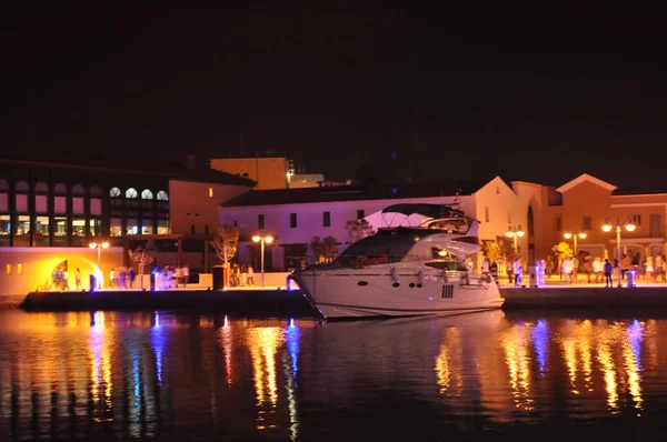 Kıbrıs'ta güzel Gece Limasol Marina