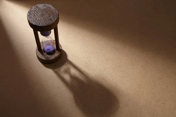 Hourglass Wooden Floor Shadow Showing Time Out Copy Space — Stock Photo, Image