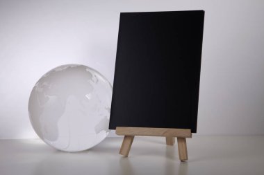 boş mesaj panosu ile cam küre