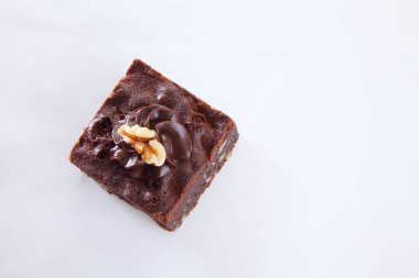 brownie beyaz arka planda, üstten görünüm bölümü