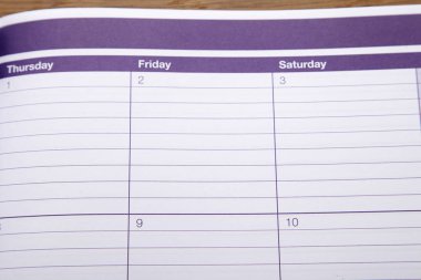 takvim sayfası açın, yakın çekim.