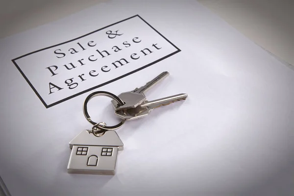 Demande Contrat Prêt Hypothécaire Avec Porte Clés Forme Maison — Photo