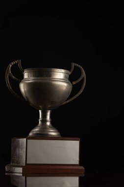 Trophy üzerinde siyah arka plan, yakın çekim