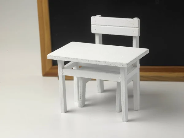 Miniaturní Bílý Stůl Židle — Stock fotografie