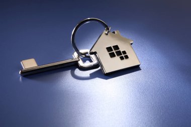 anahtar ve gümüş ev şeklinde Anahtarlık 