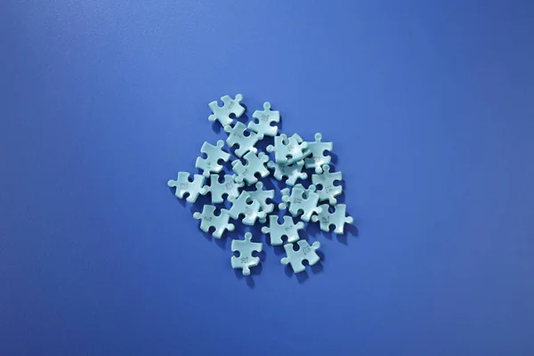 Puzzel Stuk Blauwe Achtergrond — Stockfoto