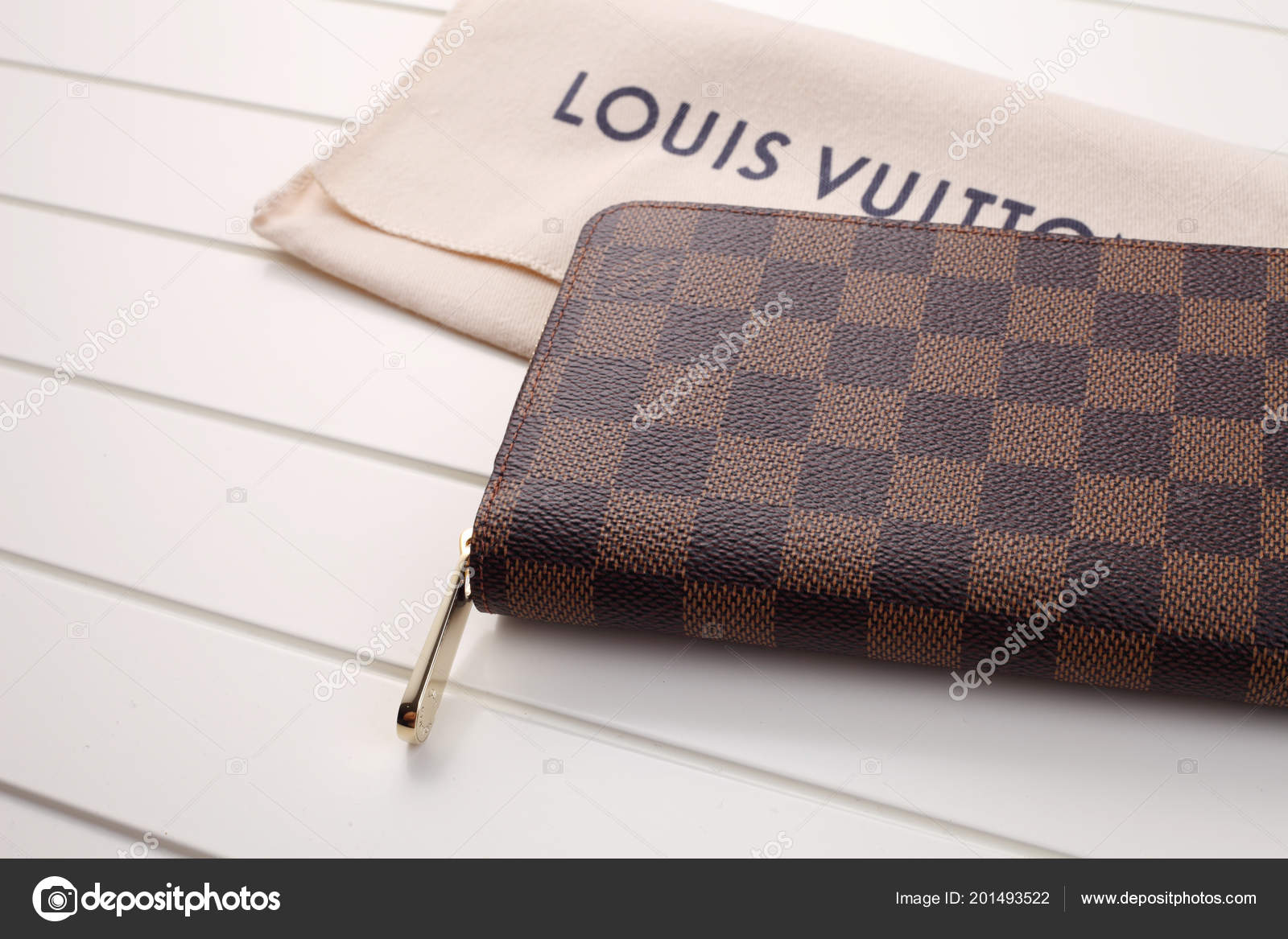 Kuala Lumpur Malaysia December 2016 Louis Vuitton Wallet White Background –  Stock Editorial Photo © eskaylim #201493522