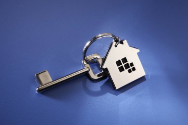 anahtar ve gümüş ev şeklinde Anahtarlık 