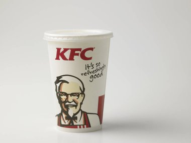 Kuala Lumpur, Malezya - 14 Mayıs 2017: Pepsi softdrink iş ortağı Kentucky'nin kızarmış tavuk fast food restoran Malezya