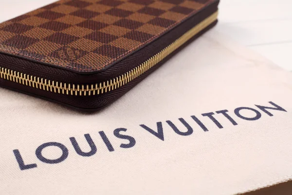 Kuala Lumpur Malaysien Dezember 2016 Louis Vuitton Wallet Auf Weißem — Stockfoto