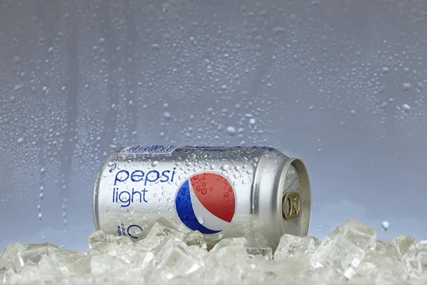 Kuala Lumpur Malaysien März 2017 Dose Pepsi Auf Weißem Hintergrund — Stockfoto