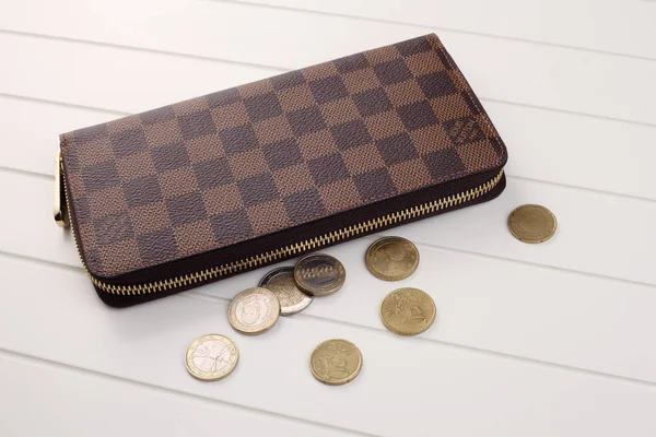 Kuala Lumpur Malaysien Dezember 2016 Louis Vuitton Wallet Auf Weißem — Stockfoto