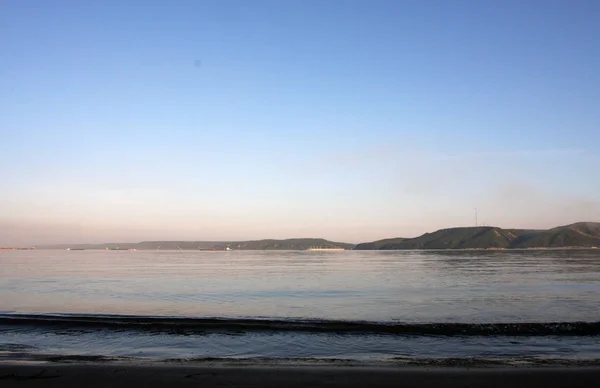 Günbatımı Güneş Yüzeyi Volga Nehri Nin — Stok fotoğraf