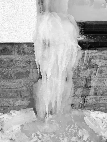 Dangerous Icicles Blocks Ice Winter — Stock Photo, Image