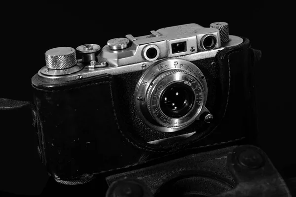 Old Vintage Camera Case Reflected Black Mirror Table — Stock Photo, Image