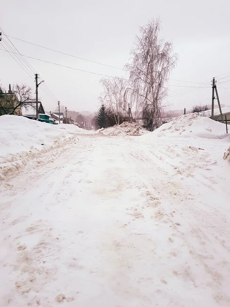 Вечірня дорога взимку — стокове фото