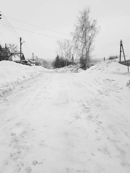 Camino de la tarde en invierno —  Fotos de Stock