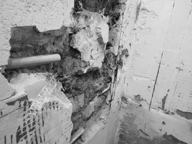 tuğla duvar ve propilen boru