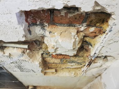 tuğla duvar ve propilen boru