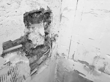 tuğla duvar ve propilen boru