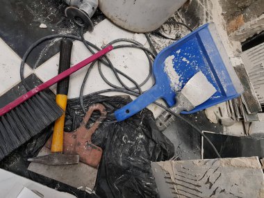 Araçları ile bina onarım ve fırça, mala ve mala ile çekiç