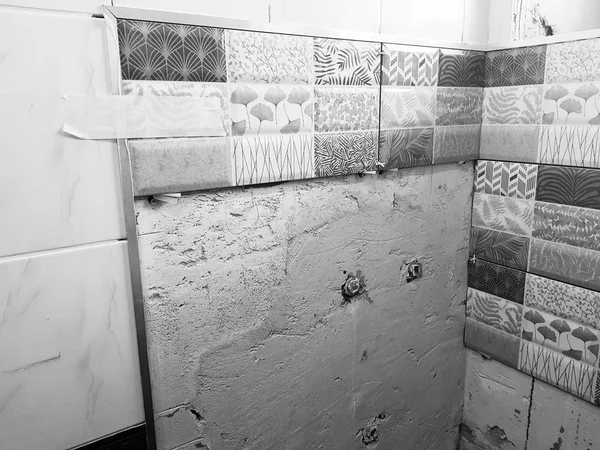 Reparos no banheiro e telha — Fotografia de Stock