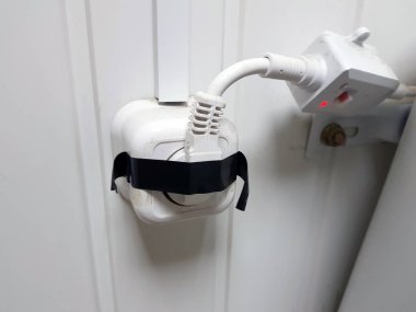 Elektrik prizine elektrik fiş