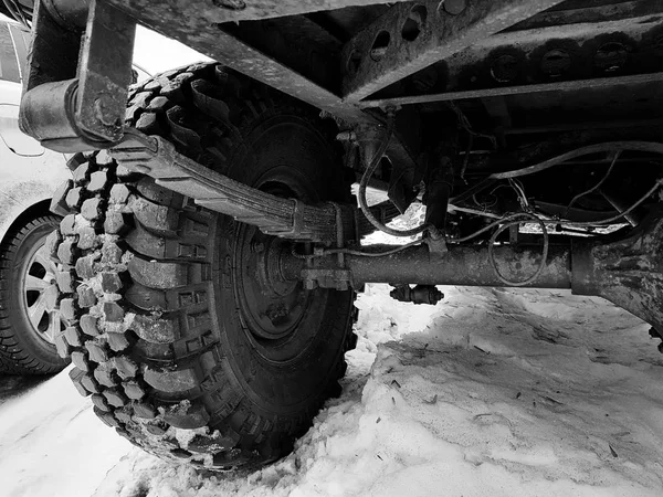 Carro - visão traseira sob a parte inferior — Fotografia de Stock