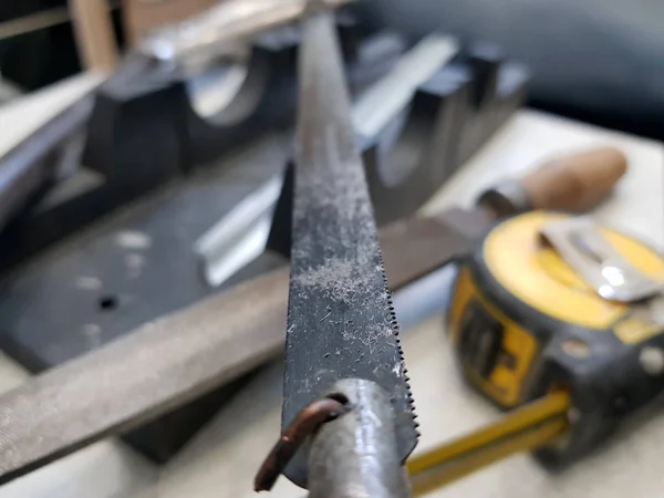 Reparatur - Bauen mit Werkzeugen, Maßband, Gehrungskasten, Feile, Hacksäge, Lineal — Stockfoto