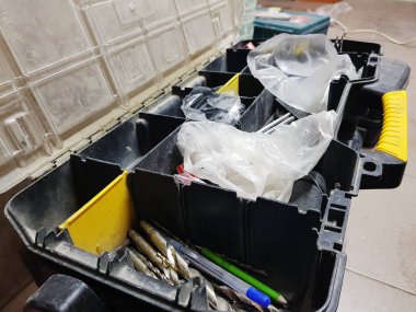 Profesyonel yapı araçları için büyük kutu