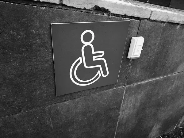 Rampa para discapacitados - Ayuda botón de llamada —  Fotos de Stock