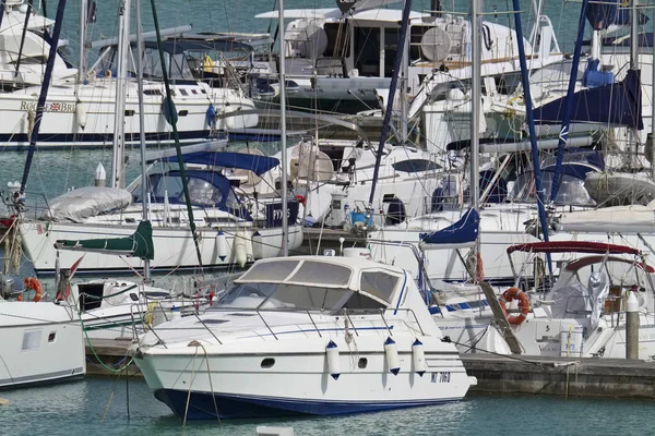 Itália Sicília Mar Mediterrâneo Marina Ragusa Maio 2018 Iates Luxo — Fotografia de Stock