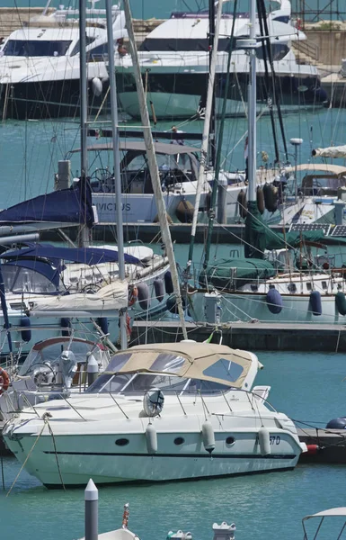 Italien Sizilien Mittelmeer Marina Ragusa Juni 2018 Luxusyachten Hafen Leitartikel — Stockfoto