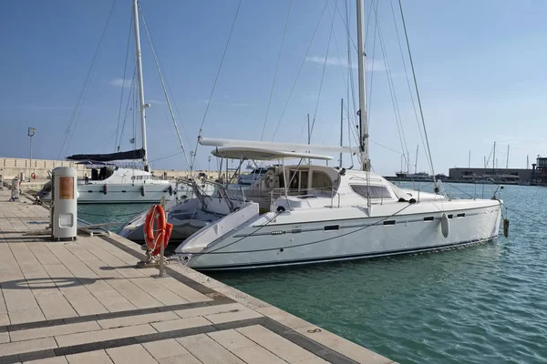 Italien Sizilien Mittelmeer Marina Ragusa Juni 2018 Segelboote Hafen Leitartikel — Stockfoto