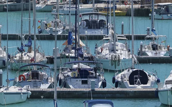 Italia Sicilia Mar Mediterraneo Marina Ragusa Giugno 2018 Barche Vela — Foto Stock