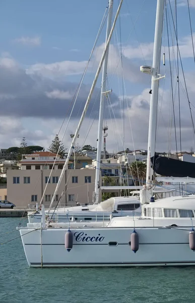 Italia Sicilia Mar Mediterraneo Marina Ragusa Giugno 2018 Barche Vela — Foto Stock