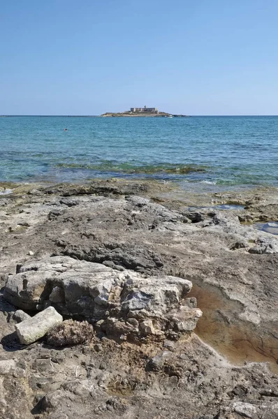 Ιταλία Σικελία Στη Μεσόγειο Θάλασσα Portopalo Προβολή Της Σικελίας Βραχώδη — Φωτογραφία Αρχείου