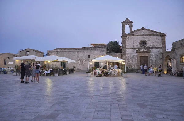 Италия Сицилия Марцамеми Провинция Сиракузы Июля 2018 Люди Рестораны Старой — стоковое фото